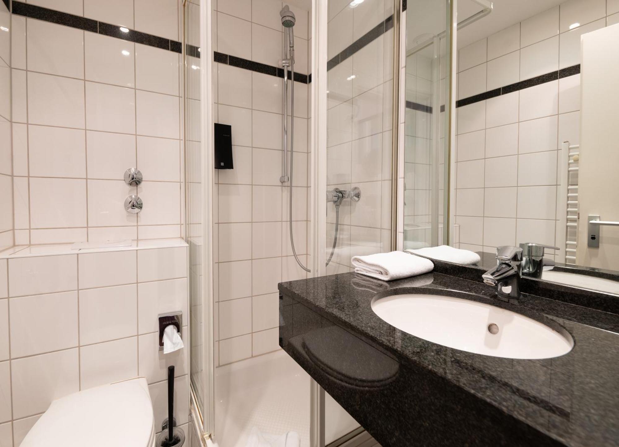 Hotel Medo Koeln Luaran gambar